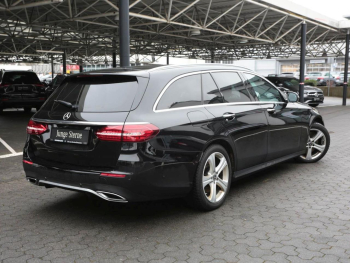 Mercedes-Benz E 400 d 4M T AMG Panorama Standhzg AHK Distronic