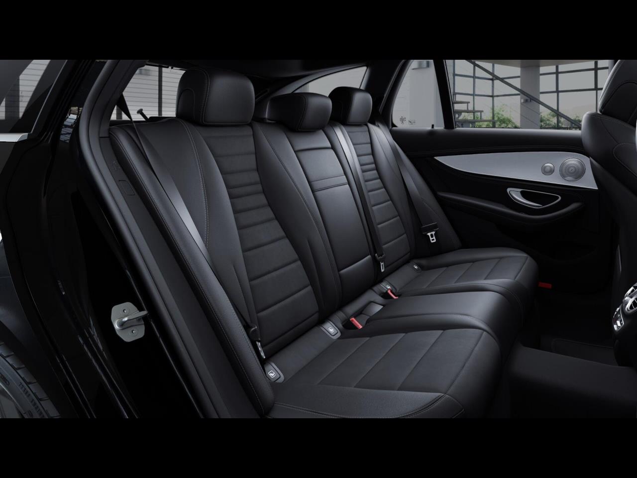 Mercedes-Benz E 400 d 4M T AMG Panorama Standhzg AHK Distronic