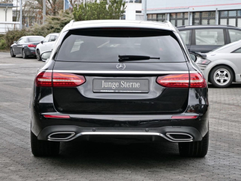 Mercedes-Benz E 400 d 4M T AMG Panorama Standhzg AHK Distronic