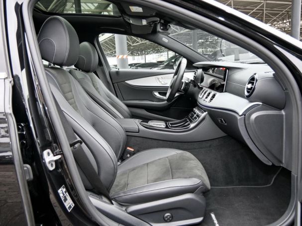Mercedes-Benz E 400 d 4M T AMG Panorama Standhzg AHK Distronic