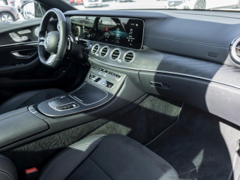 Mercedes-Benz E 400 d 4M T AMG Night Panorama Distronic AHK