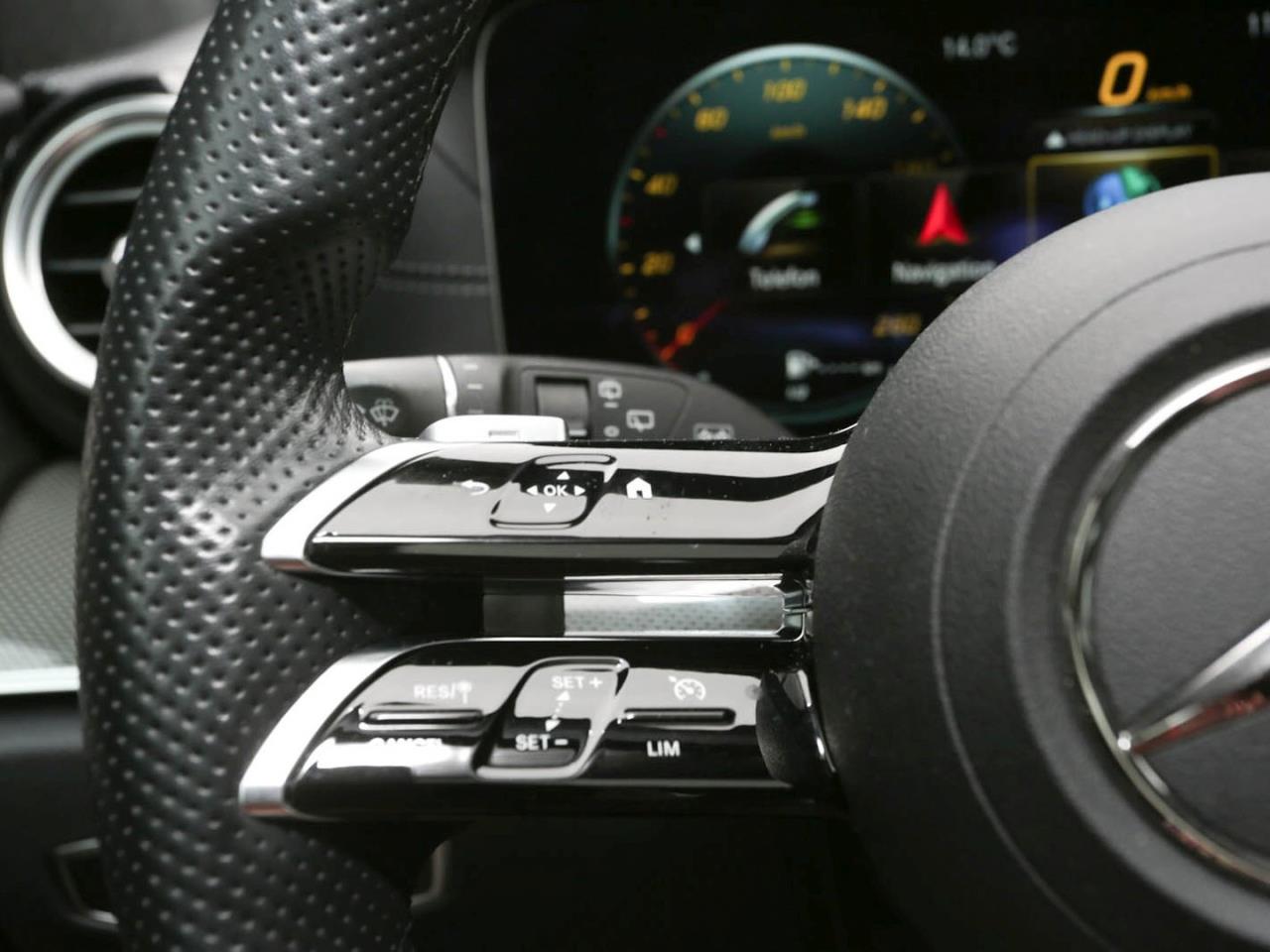 Mercedes-Benz E 450 4M T AMG Panorama Burmester HeadUp AHK 360° Mercedes-Benz E 450 4M T AMG Panorama Burmester HeadUp AHK 360°