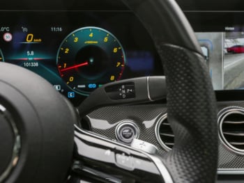 Mercedes-Benz E 450 4M T AMG Panorama Burmester HeadUp AHK 360°