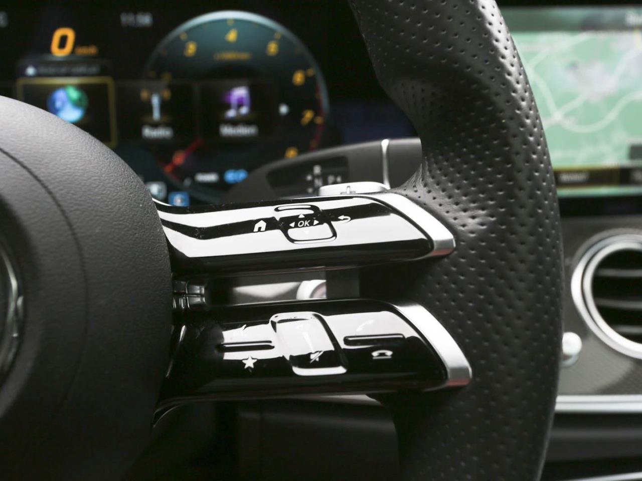 Mercedes-Benz E 450 4M T AMG Panorama Burmester HeadUp AHK 360° Mercedes-Benz E 450 4M T AMG Panorama Burmester HeadUp AHK 360°