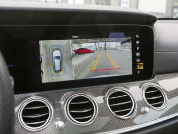 Mercedes-Benz E 450 4M T AMG Panorama Burmester HeadUp AHK 360°