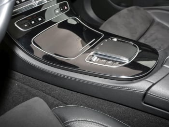 Mercedes-Benz E 450 4M T AMG Panorama Burmester HeadUp AHK 360° Mercedes-Benz E 450 4M T AMG Panorama Burmester HeadUp AHK 360°