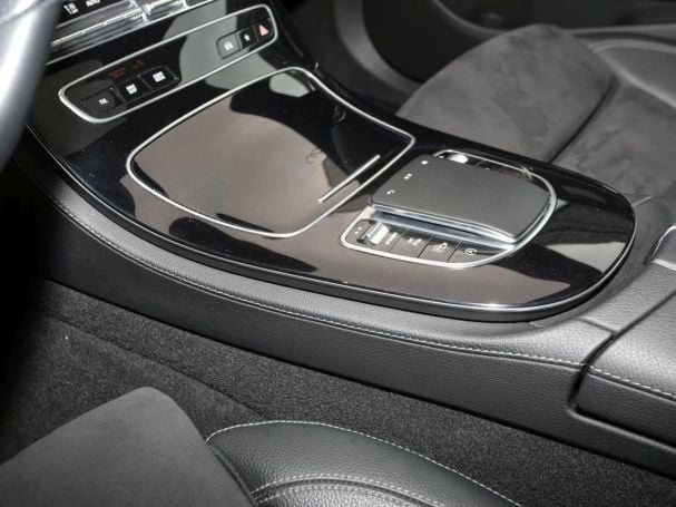 Mercedes-Benz E 450 4M T AMG Panorama Burmester HeadUp AHK 360° Mercedes-Benz E 450 4M T AMG Panorama Burmester HeadUp AHK 360°