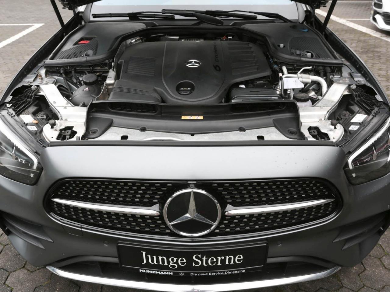 Mercedes-Benz E 450 4M T AMG Panorama Burmester HeadUp AHK 360° Mercedes-Benz E 450 4M T AMG Panorama Burmester HeadUp AHK 360°