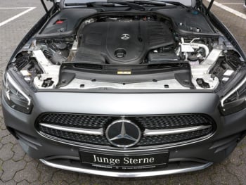 Mercedes-Benz E 450 4M T AMG Panorama Burmester HeadUp AHK 360°