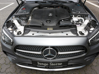 Mercedes-Benz E 450 4M T AMG Panorama Burmester HeadUp AHK 360°