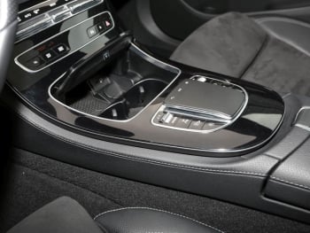 Mercedes-Benz E 450 4M T AMG Panorama Burmester HeadUp AHK 360° Mercedes-Benz E 450 4M T AMG Panorama Burmester HeadUp AHK 360°