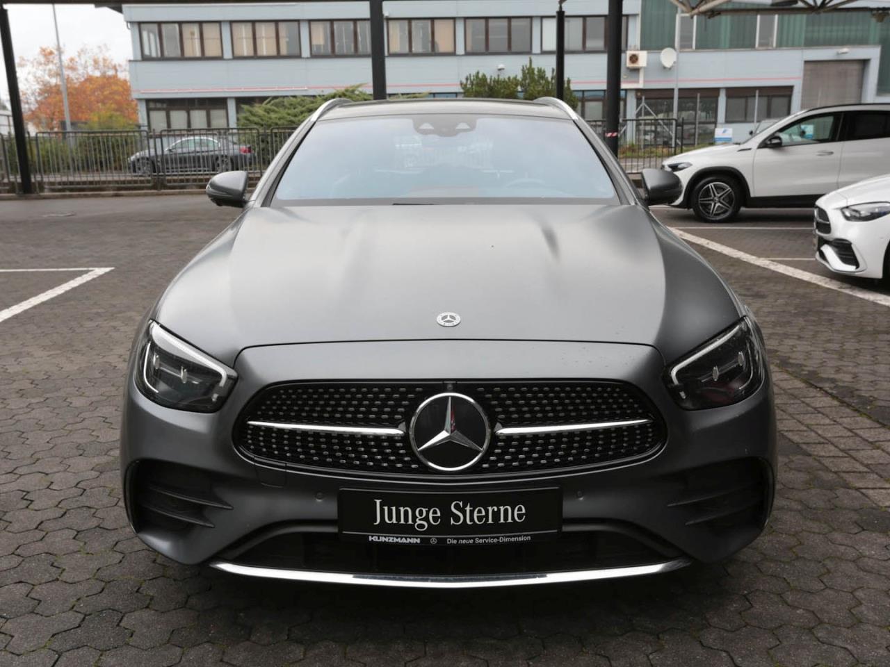 Mercedes-Benz E 450 4M T AMG Panorama Burmester HeadUp AHK 360° Mercedes-Benz E 450 4M T AMG Panorama Burmester HeadUp AHK 360°