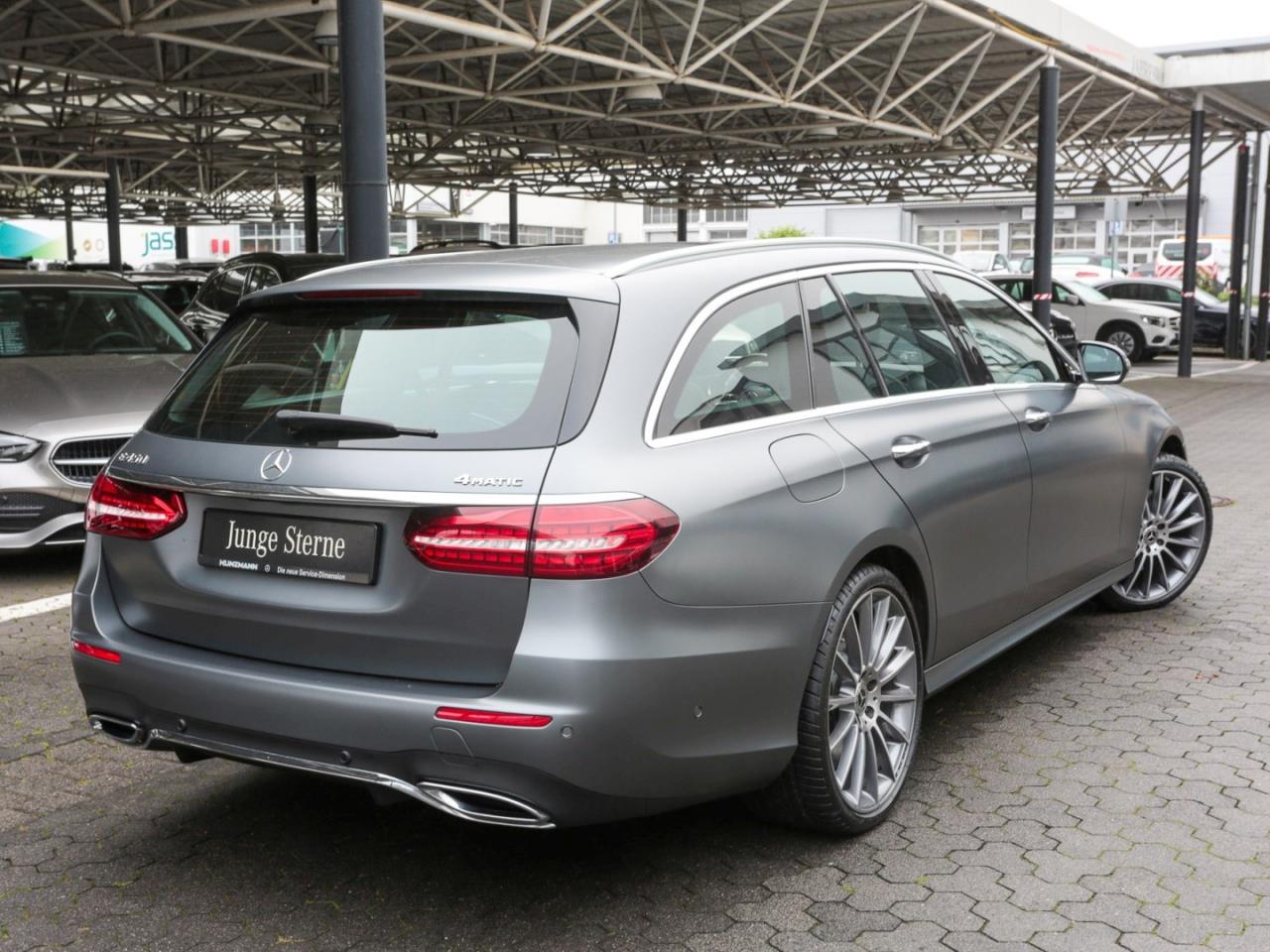 Mercedes-Benz E 450 4M T AMG Panorama Burmester HeadUp AHK 360°