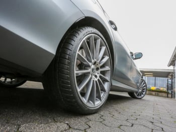 Mercedes-Benz E 450 4M T AMG Panorama Burmester HeadUp AHK 360°