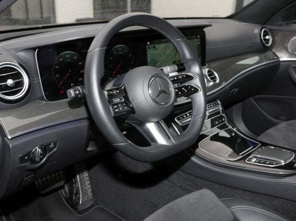 Mercedes-Benz E 450 4M T AMG Panorama Burmester HeadUp AHK 360° Mercedes-Benz E 450 4M T AMG Panorama Burmester HeadUp AHK 360°