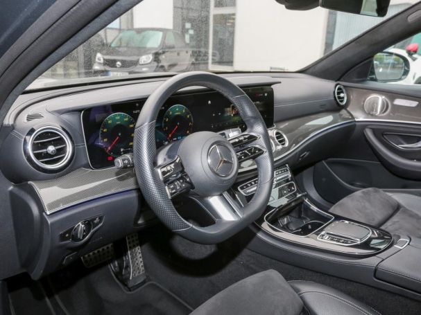 Mercedes-Benz E 450 4M T AMG Panorama Burmester HeadUp AHK 360°