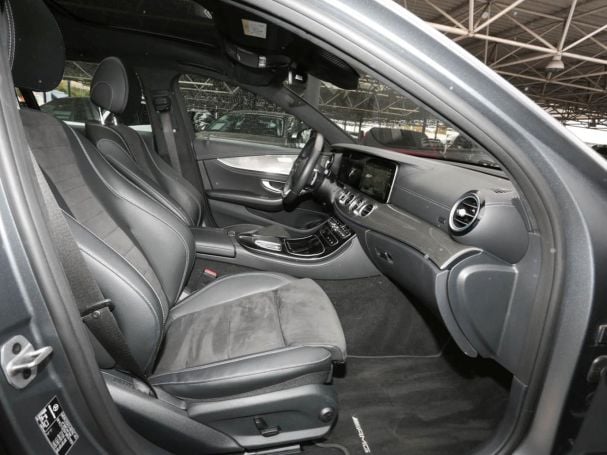 Mercedes-Benz E 450 4M T AMG Panorama Burmester HeadUp AHK 360° Mercedes-Benz E 450 4M T AMG Panorama Burmester HeadUp AHK 360°