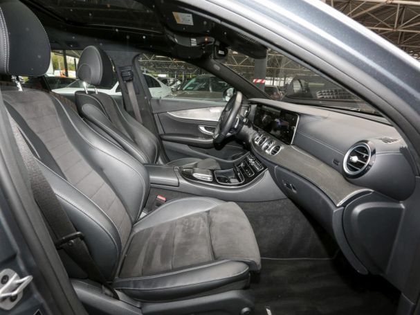 Mercedes-Benz E 450 4M T AMG Panorama Burmester HeadUp AHK 360°