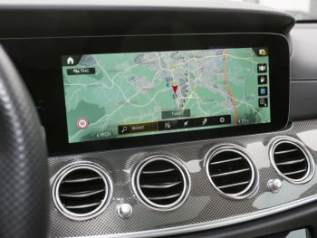 Mercedes-Benz E 450 4M T AMG Panorama Burmester HeadUp AHK 360°