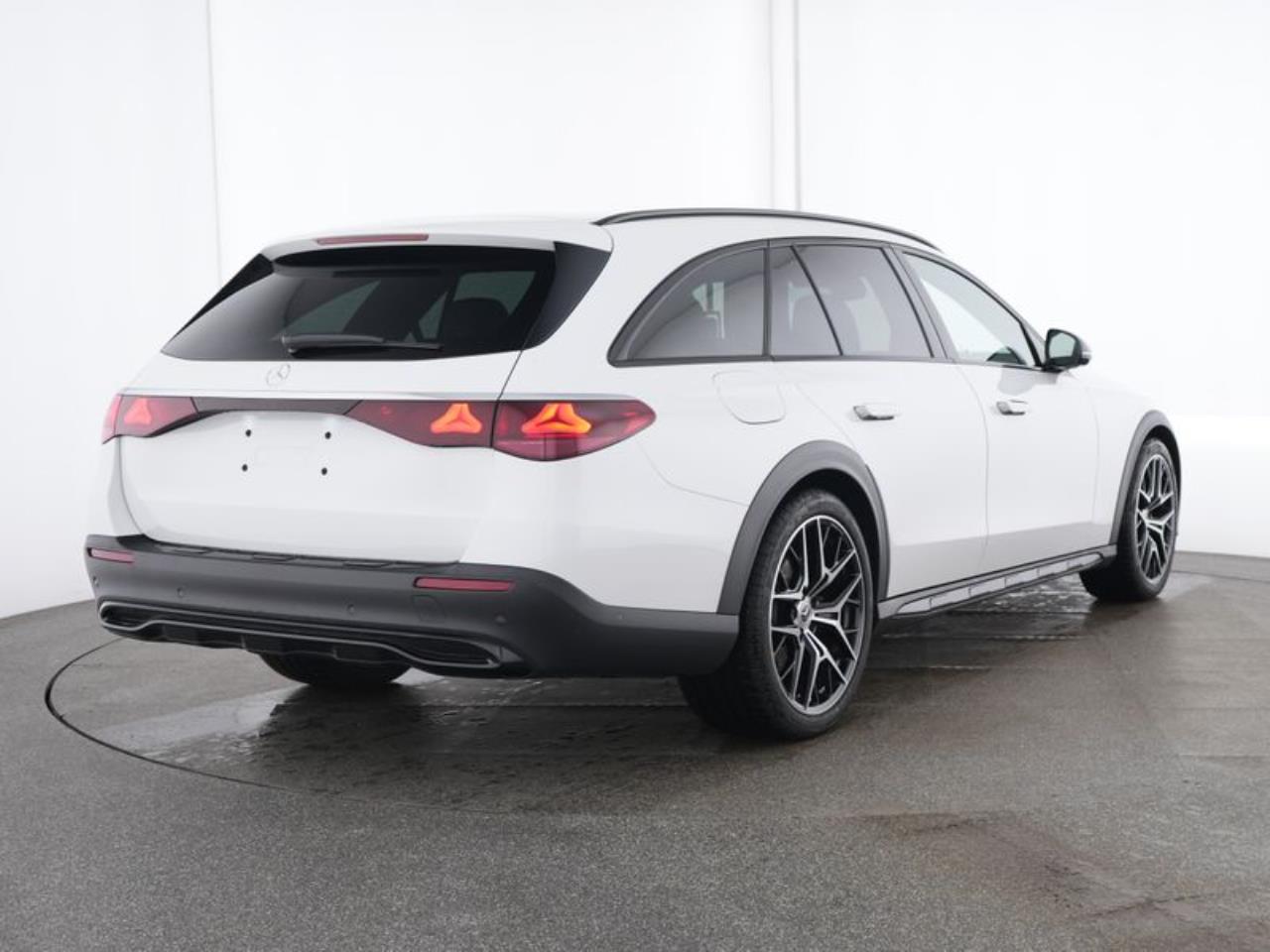 Mercedes-Benz E 220 d 4M T All-Terrain Avantgarde Night Standh