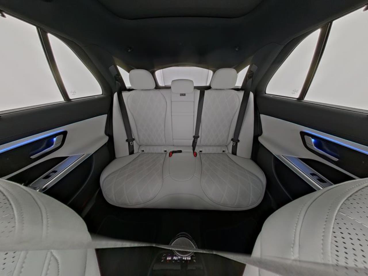 Mercedes-Benz E 220 d 4M T All-Terrain AMG LM Panorama 360°