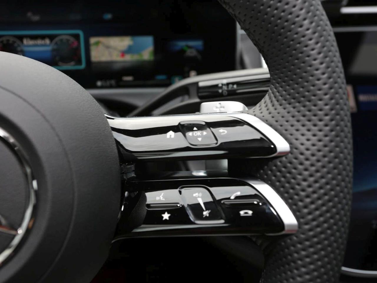 Mercedes-Benz E 220 d 4MATIC T-Modell AMG Night Standhzg AHK