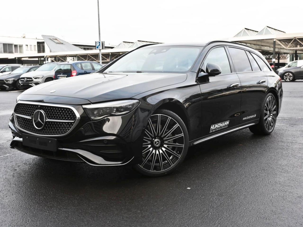 Mercedes-Benz E-Klasse E 220 d 4MATIC T-Modell Kombi schwarz