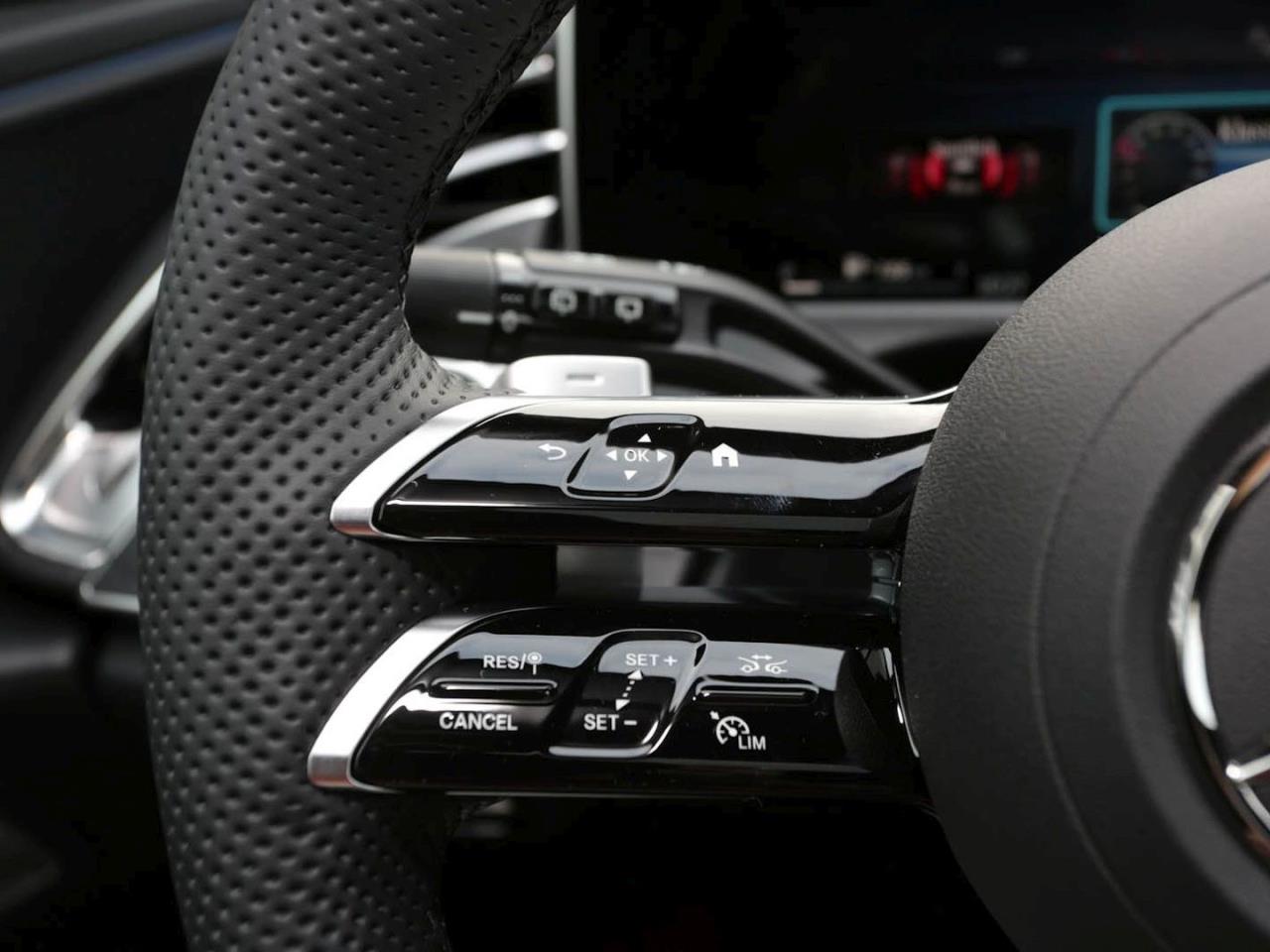 Mercedes-Benz E 220 d 4MATIC T-Modell AMG Night Standhzg AHK