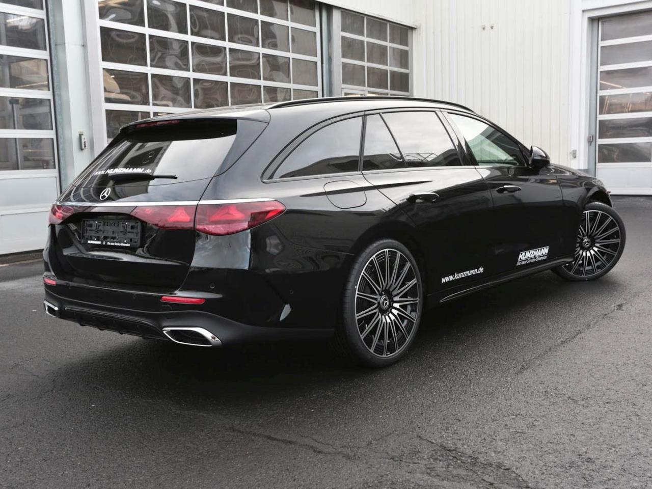 Mercedes-Benz E 220 d 4MATIC T-Modell AMG Night Standhzg AHK