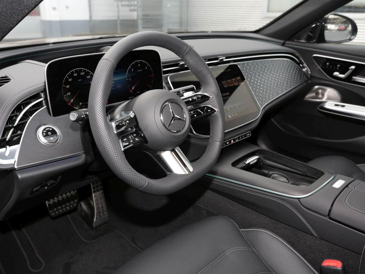 Mercedes-Benz E 220 d 4MATIC T-Modell AMG Night Standhzg AHK