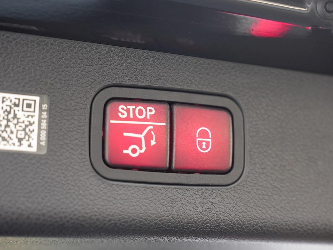 Mercedes-Benz E 220 d T AMG MBUX Navi Sitzklima Panorama 360°