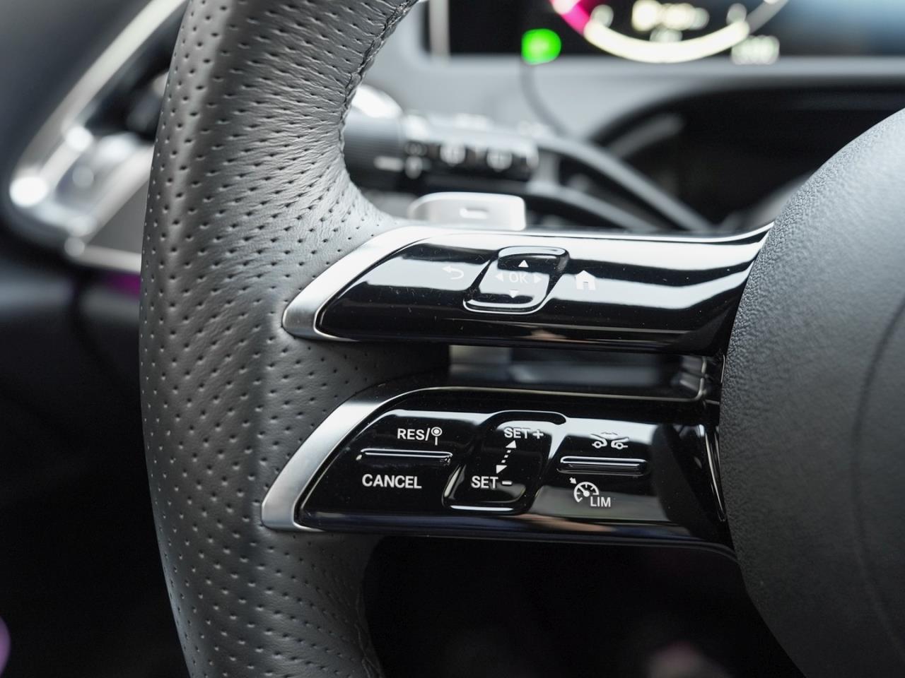 Mercedes-Benz E 220 d T AMG MBUX Navi Sitzklima Panorama 360°