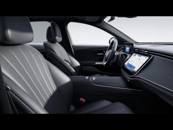 Mercedes-Benz E 220 d T AMG MBUX Navi Sitzklima Panorama 360°