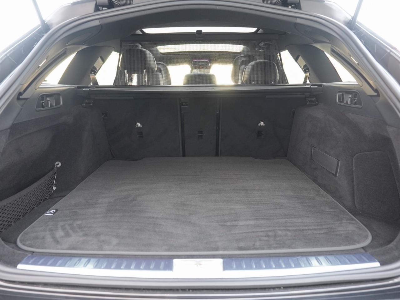 Mercedes-Benz E 220 d T AMG MBUX Navi Sitzklima Panorama 360°