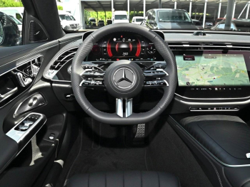 Mercedes-Benz E 220 d T-Modell AMG Night Panorama Sitzklima