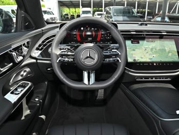 Mercedes-Benz E 220 d T-Modell AMG Night Panorama Sitzklima