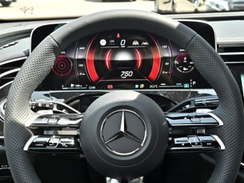 Mercedes-Benz E 220 d T-Modell AMG Night Panorama Sitzklima