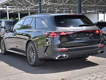 Mercedes-Benz E 220 d T-Modell AMG Night Panorama Sitzklima