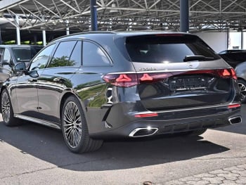 Mercedes-Benz E 220 d T-Modell AMG Night Panorama Sitzklima