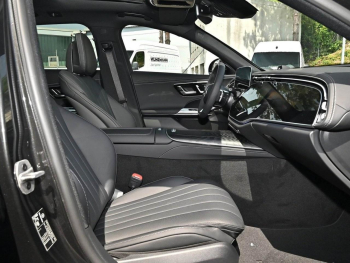 Mercedes-Benz E 220 d T-Modell AMG Night Panorama Sitzklima