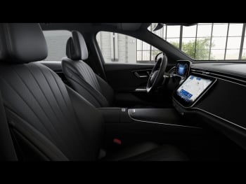 Mercedes-Benz E 220 d T-Modell AMG Panorama Distronic 360° AHK