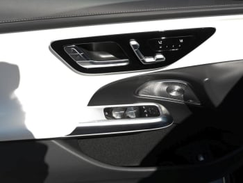 Mercedes-Benz E 220 d T-Modell Taxi AMG Night Panorama Standhzg Mercedes-Benz E 220 d T-Modell Taxi AMG Night Panorama Standhzg