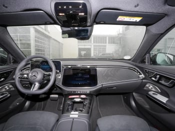 Mercedes-Benz E 220 d T-Modell AMG Night Distronic Panorama AHK