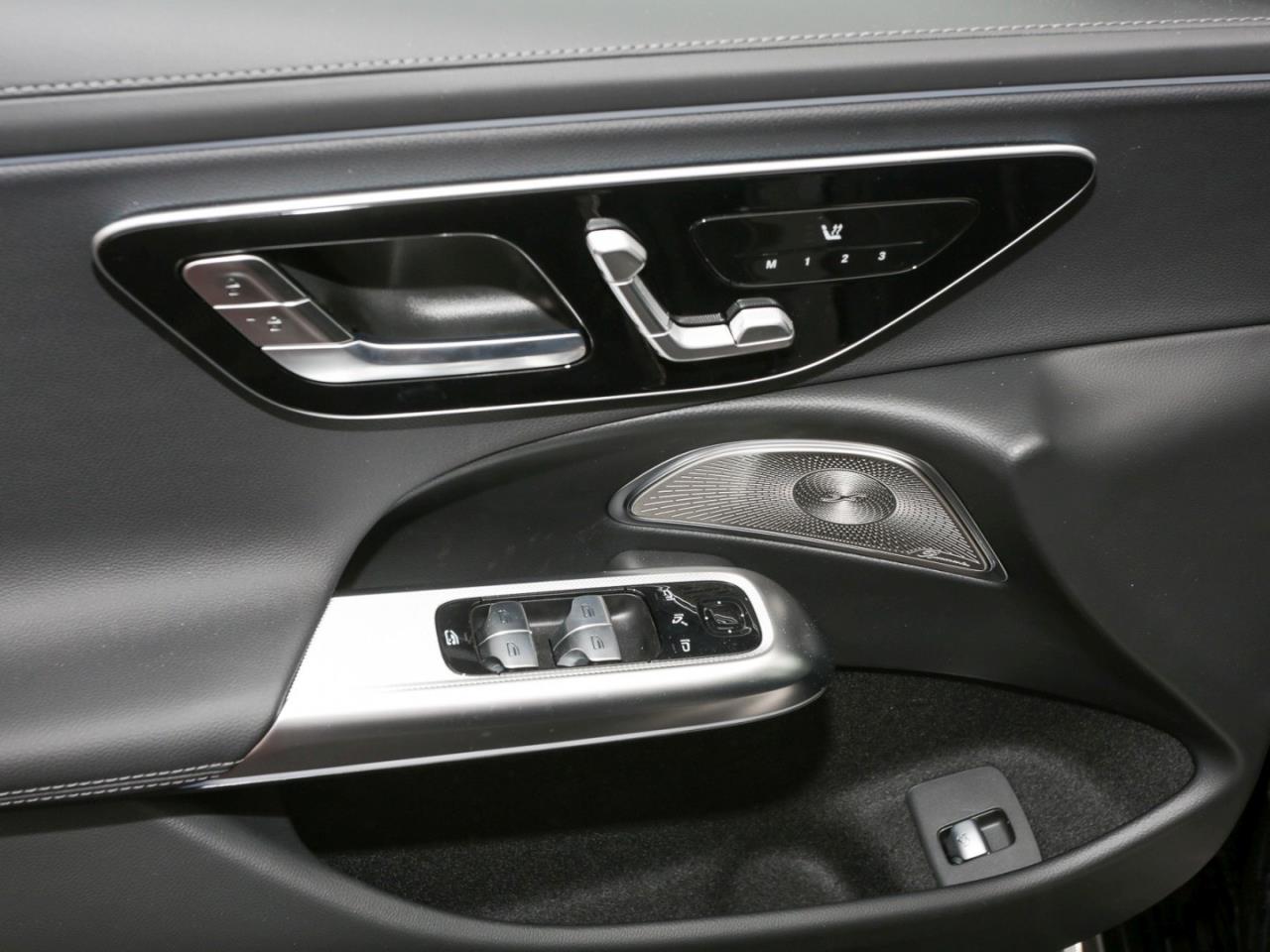 Mercedes-Benz E 220 d T-Modell AMG Night Distronic Panorama AHK Mercedes-Benz E 220 d T-Modell AMG Night Distronic Panorama AHK