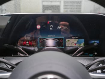 Mercedes-Benz E 220 d T-Modell AMG Night Distronic Panorama AHK