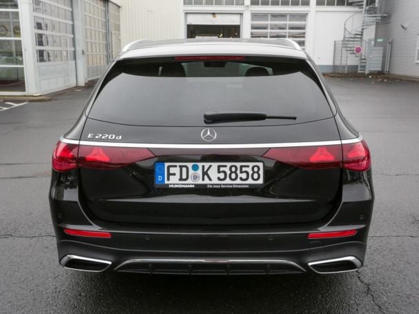 Mercedes-Benz E 220 d T-Modell AMG Night Distronic Panorama AHK Mercedes-Benz E 220 d T-Modell AMG Night Distronic Panorama AHK