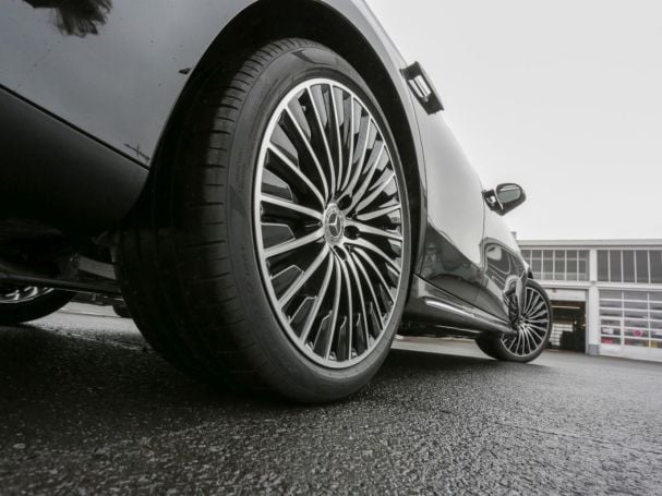 Mercedes-Benz E 220 d T-Modell AMG Night Distronic Panorama AHK Mercedes-Benz E 220 d T-Modell AMG Night Distronic Panorama AHK