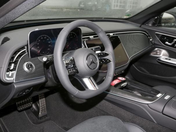 Mercedes-Benz E 220 d T-Modell AMG Night Distronic Panorama AHK Mercedes-Benz E 220 d T-Modell AMG Night Distronic Panorama AHK