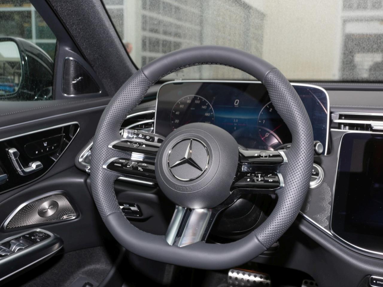 Mercedes-Benz E 220 d T-Modell AMG Night Distronic Panorama AHK Mercedes-Benz E 220 d T-Modell AMG Night Distronic Panorama AHK