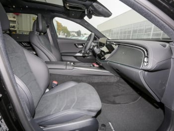 Mercedes-Benz E 220 d T-Modell AMG Night Distronic Panorama AHK Mercedes-Benz E 220 d T-Modell AMG Night Distronic Panorama AHK
